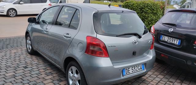TOYOTA Yaris 1.3 5 porte Luna
