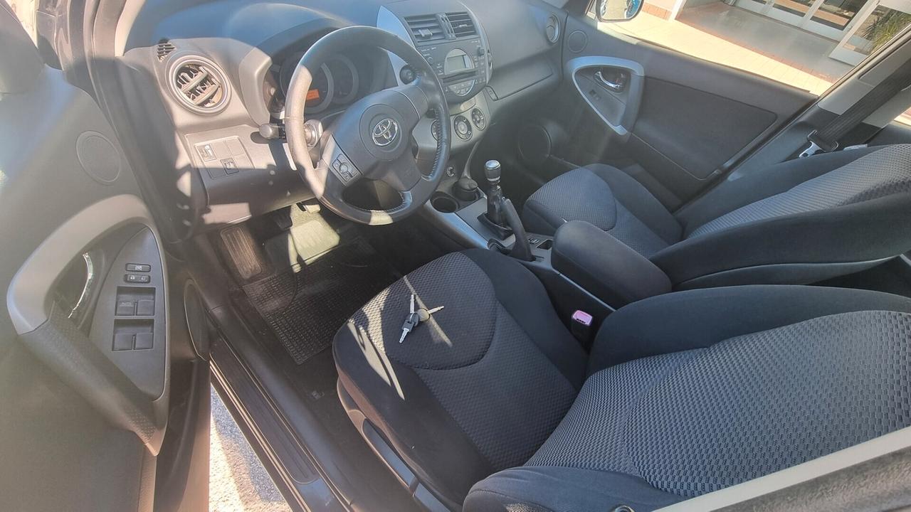 Toyota RAV 4 RAV4 2.2 D-4D 136 CV Luxury 4X4