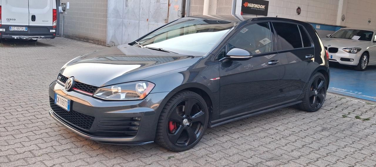 Volkswagen Golf GTI Performance 2.0 TSI DSG 5p. BlueMotion Technology