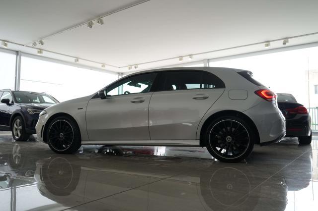 Mercedes-Benz A 250 A250e AMG (eq-power) Premium