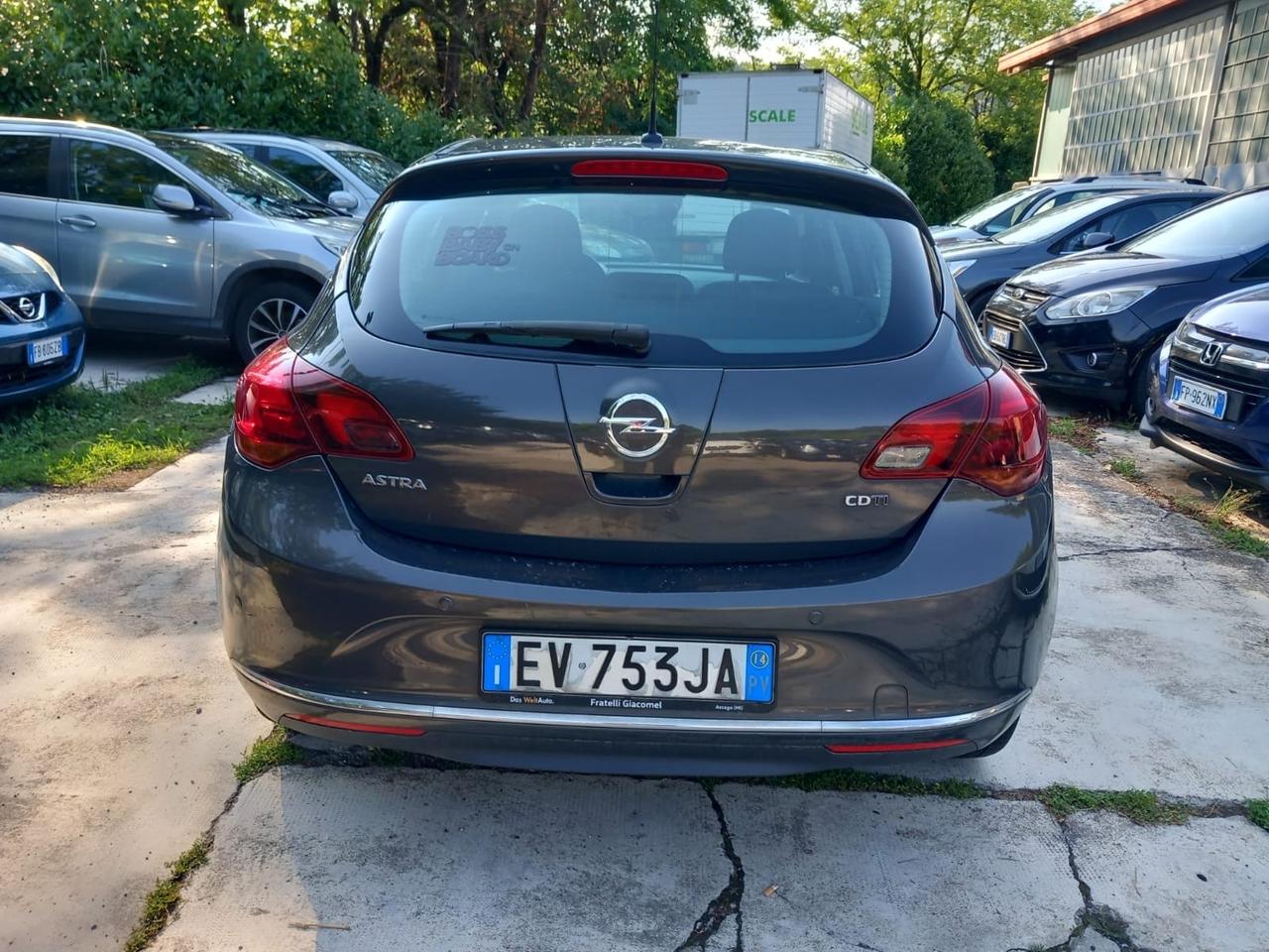 Astra 1.7 CDTI 130CV 5P Cosmo (96 kw)