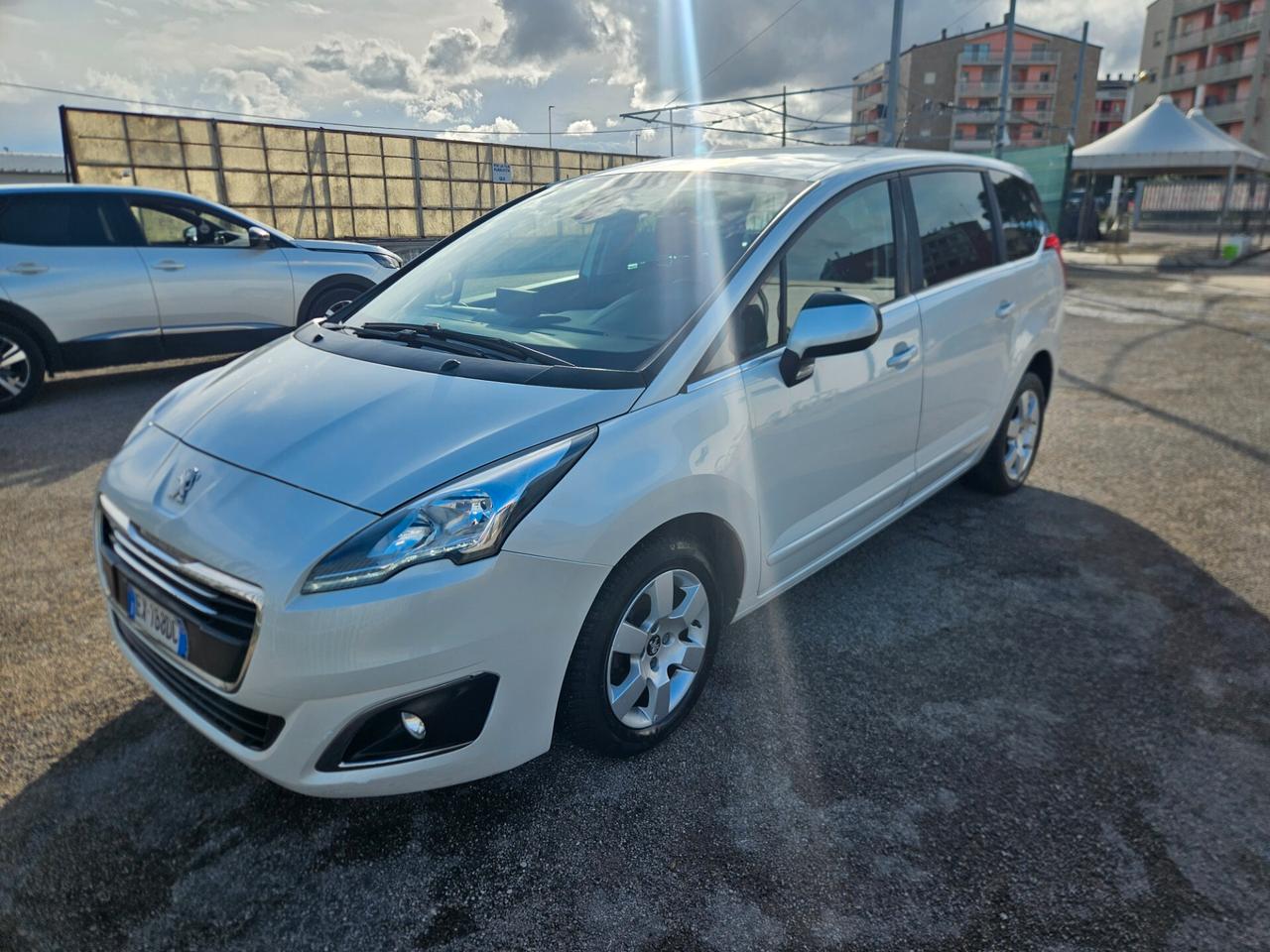 Peugeot 5008 1.6 HDi 115CV Business