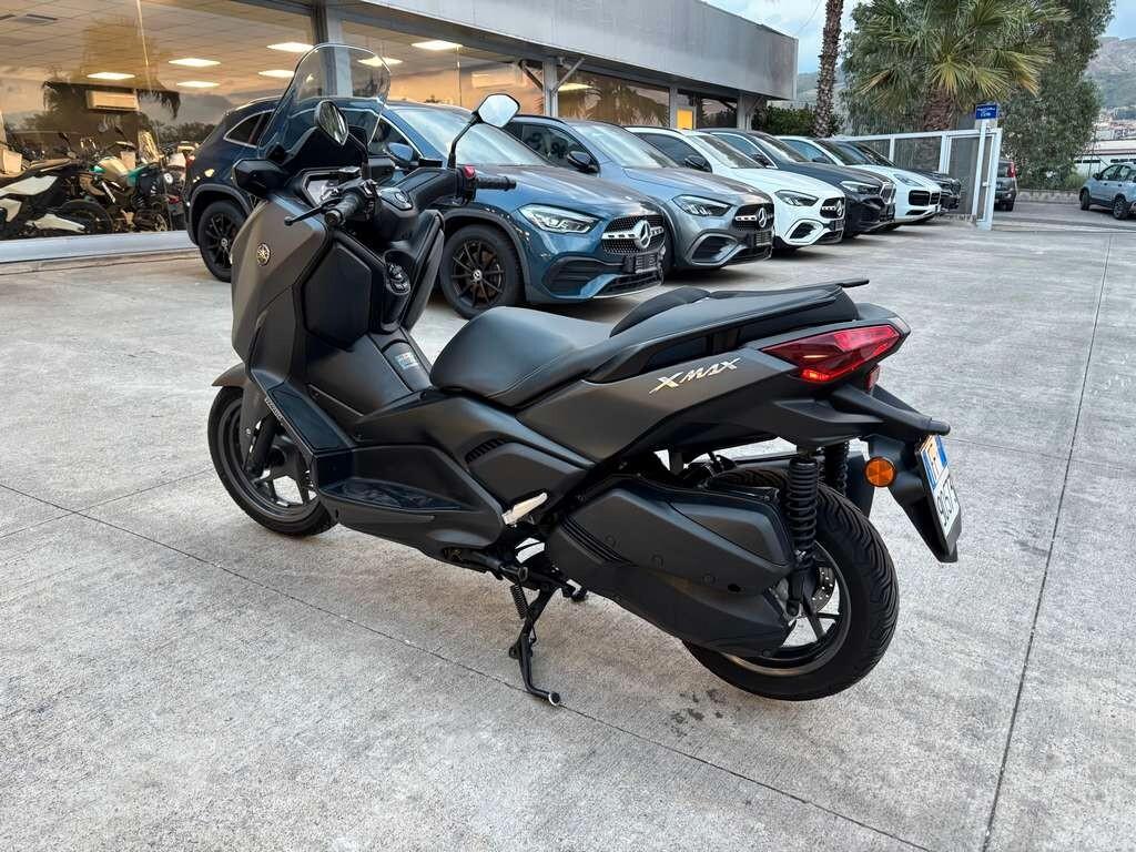 Yamaha X-Max 300 2023 /KM 24.000 Tuo a solo 45 Euro al mese