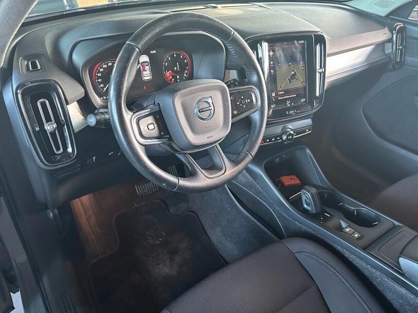 Volvo XC40 B4 AWD Geartronic Momentum Pro