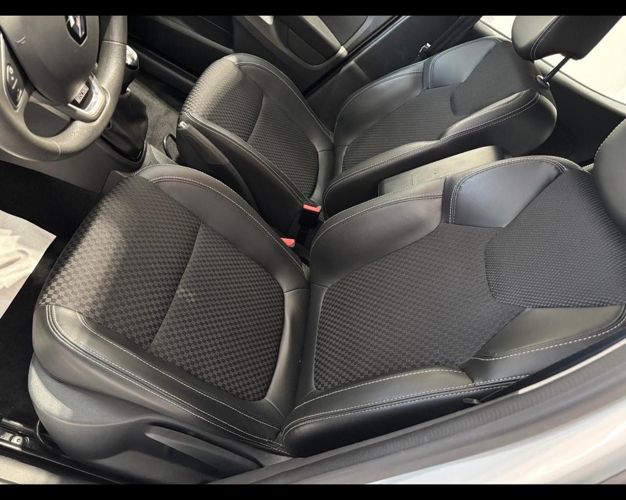 RENAULT Clio IV 2012 - Clio 5p 0.9 tce energy Duel 90cv
