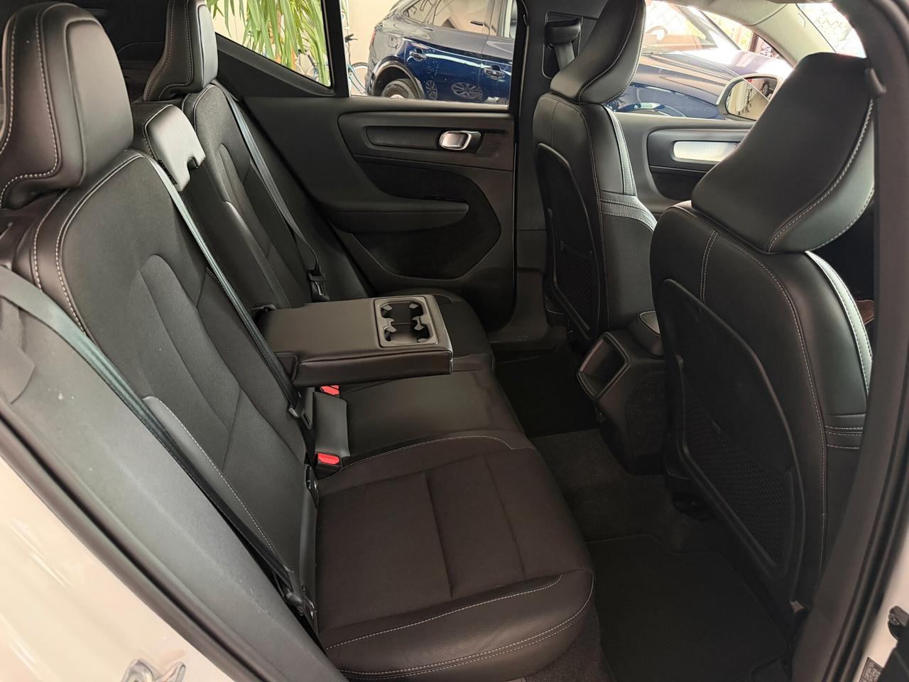 Volvo XC40 2.0cc 190Cv Automatica-Retrocamera