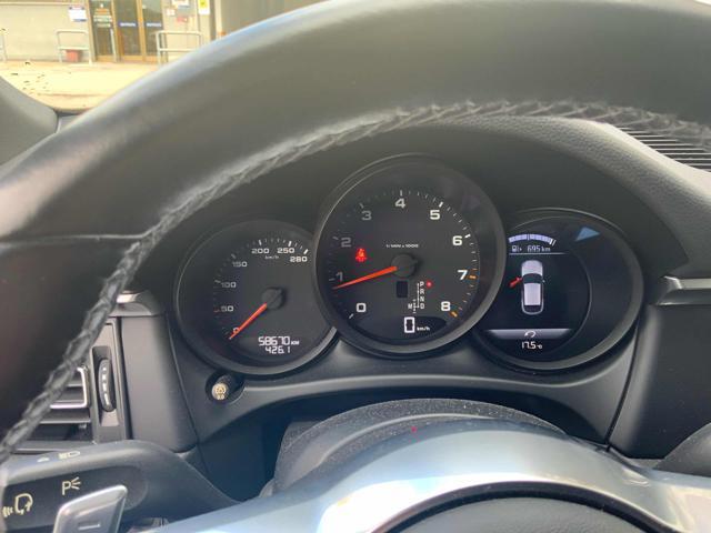 PORSCHE Macan 2.0