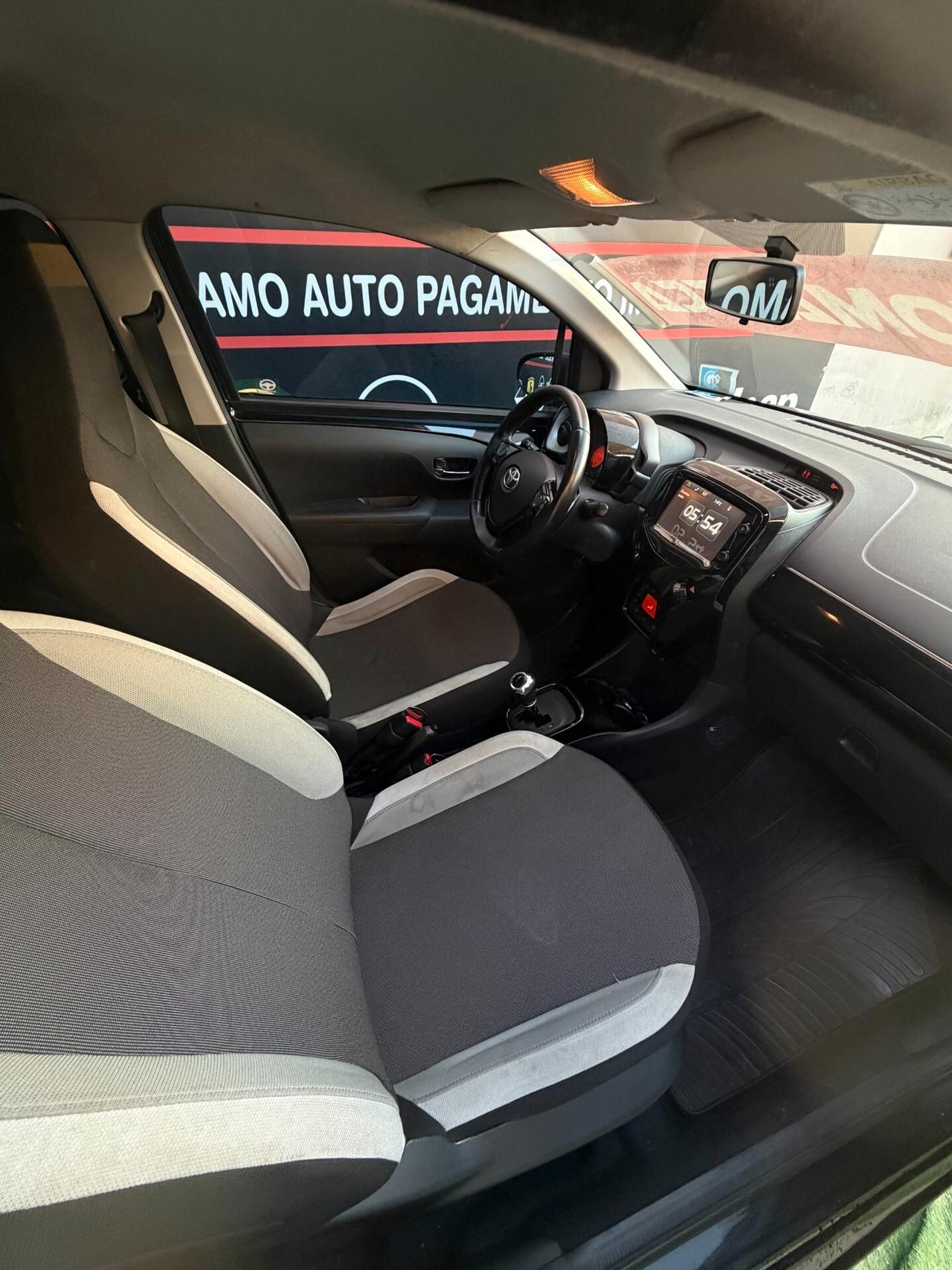 Toyota Aygo 2017 AUTOMATICA 1.0 VVT-i 69 CV 5 porte x-play