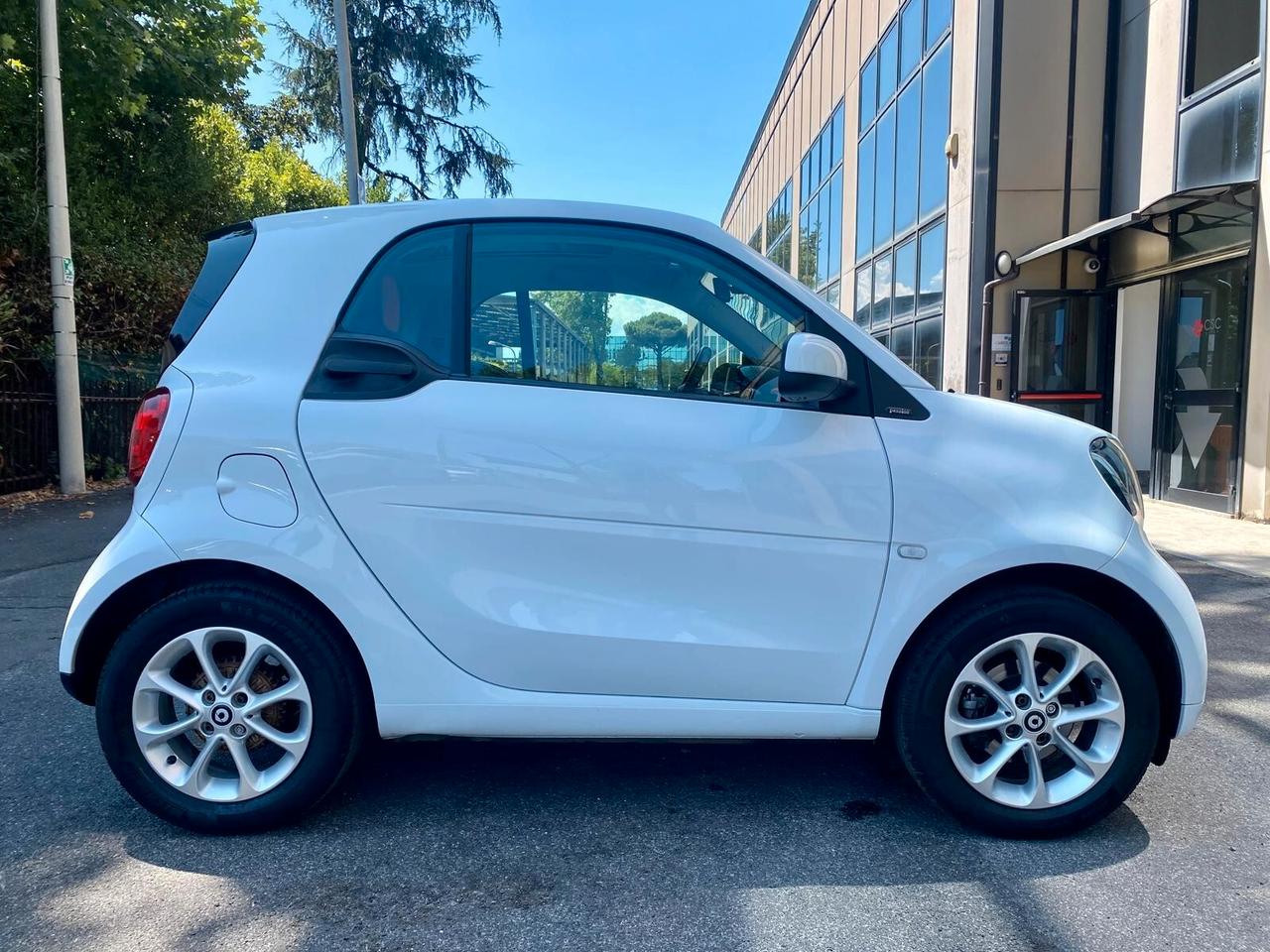 Smart ForTwo PASSION -TETTO-LED -NAVI-GARANZIA