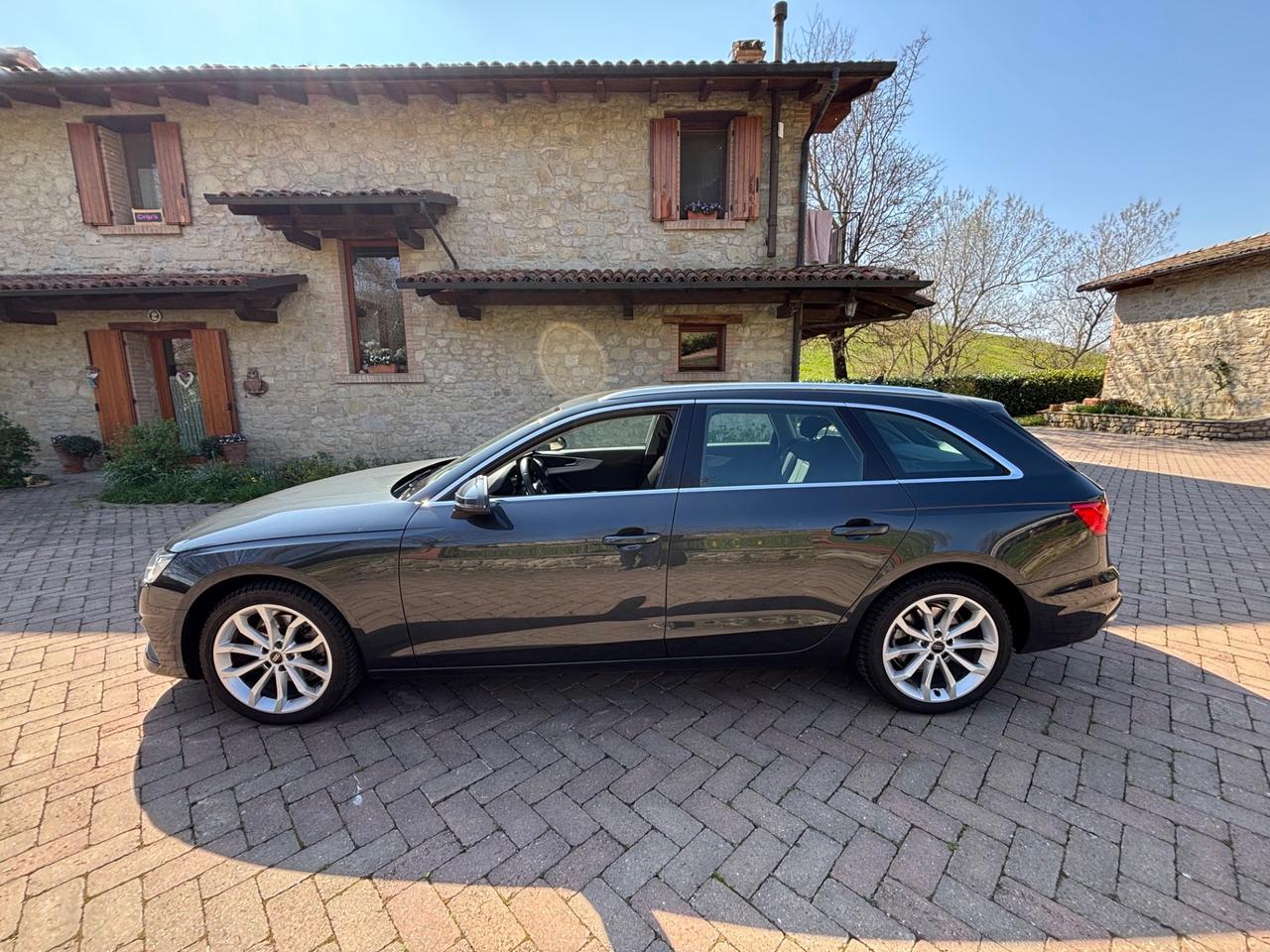 Audi A4 Avant 30 TDI/136 CV S tronic SW