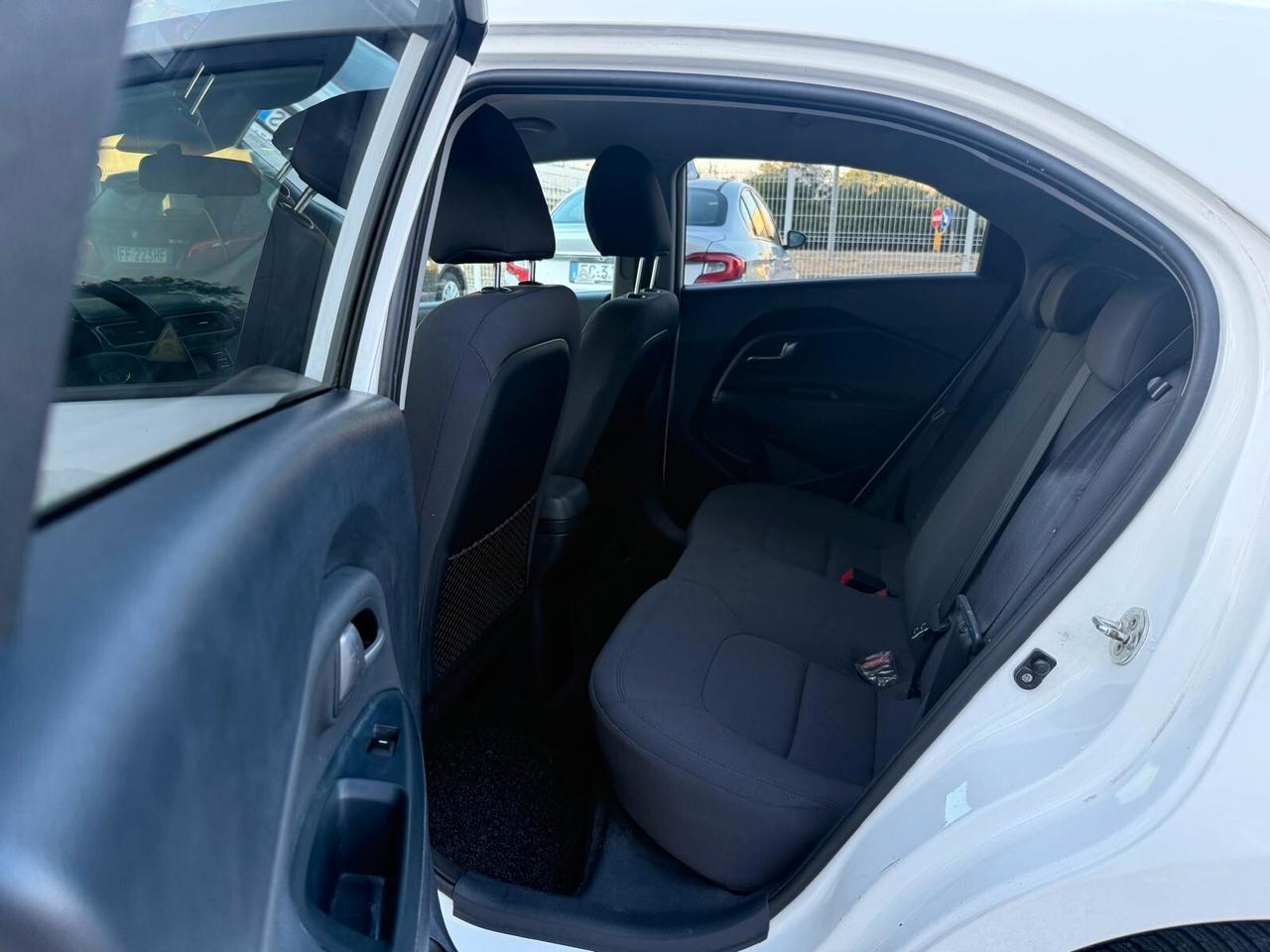 Kia Rio 1.4 CRDi 5p. Cool