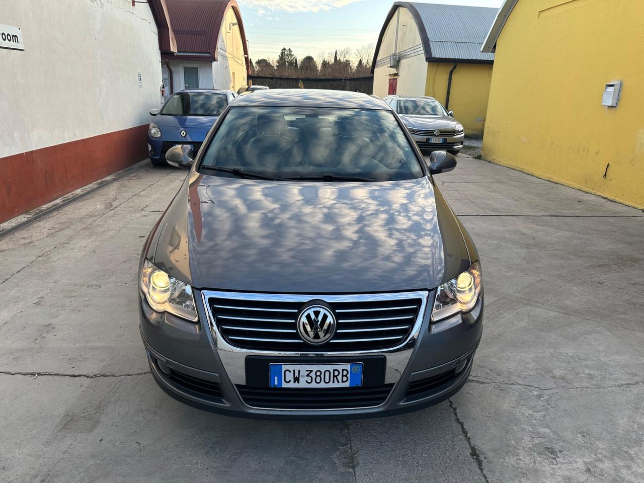 Volkswagen Passat 2.0 FSI Highline Berlina