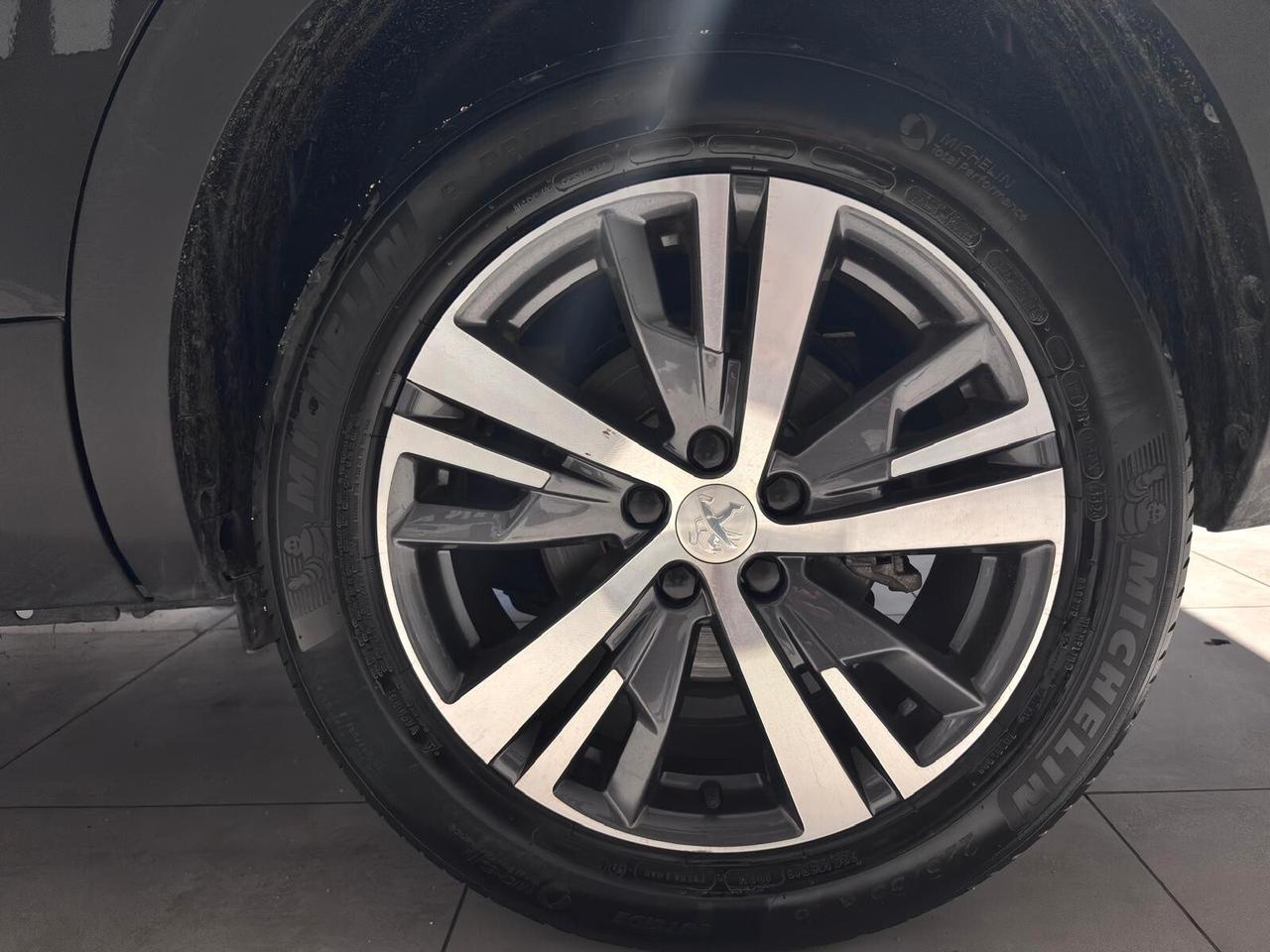 Peugeot 5008 PureTech Turbo 130 S&S Allure Pack