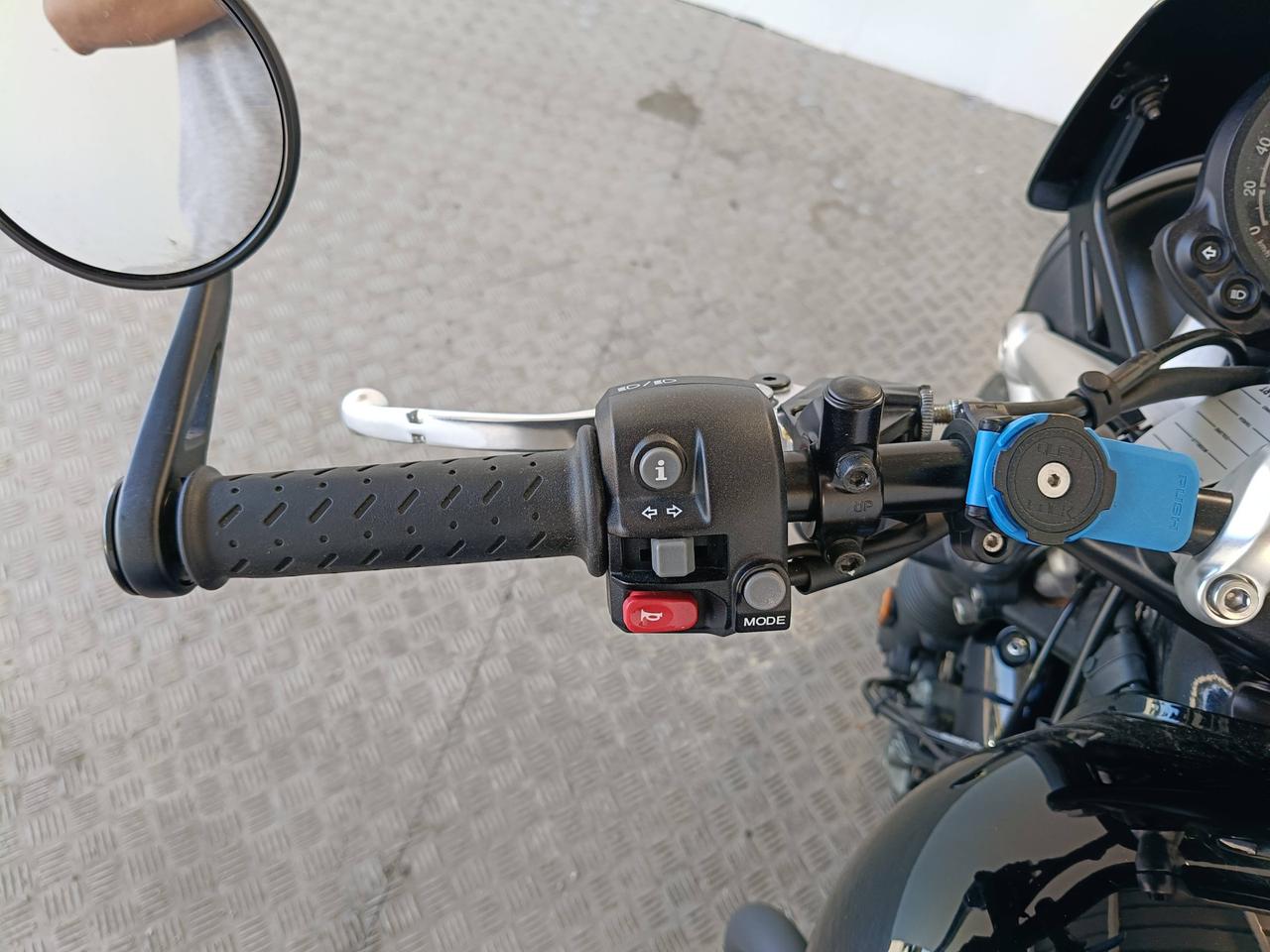 TRIUMPH TRIUMPH STREET TWIN 900