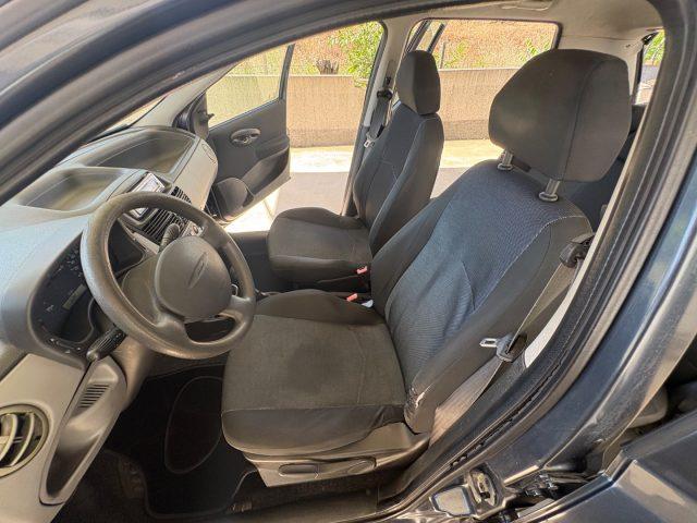 FIAT Punto 1.2i cat 5 porte POCHI CHILOMETRI OK NEOP