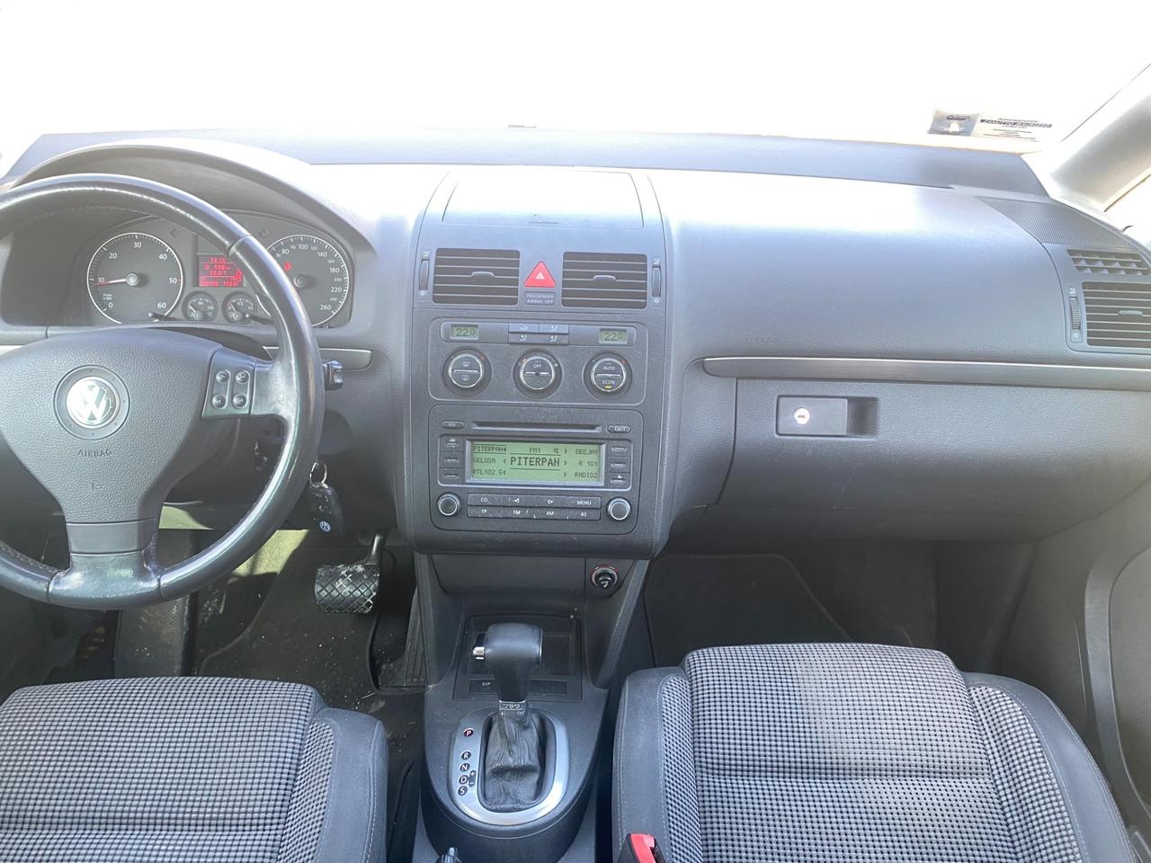 Volkswagen Touran 2.0 16V TDI DSG Highline