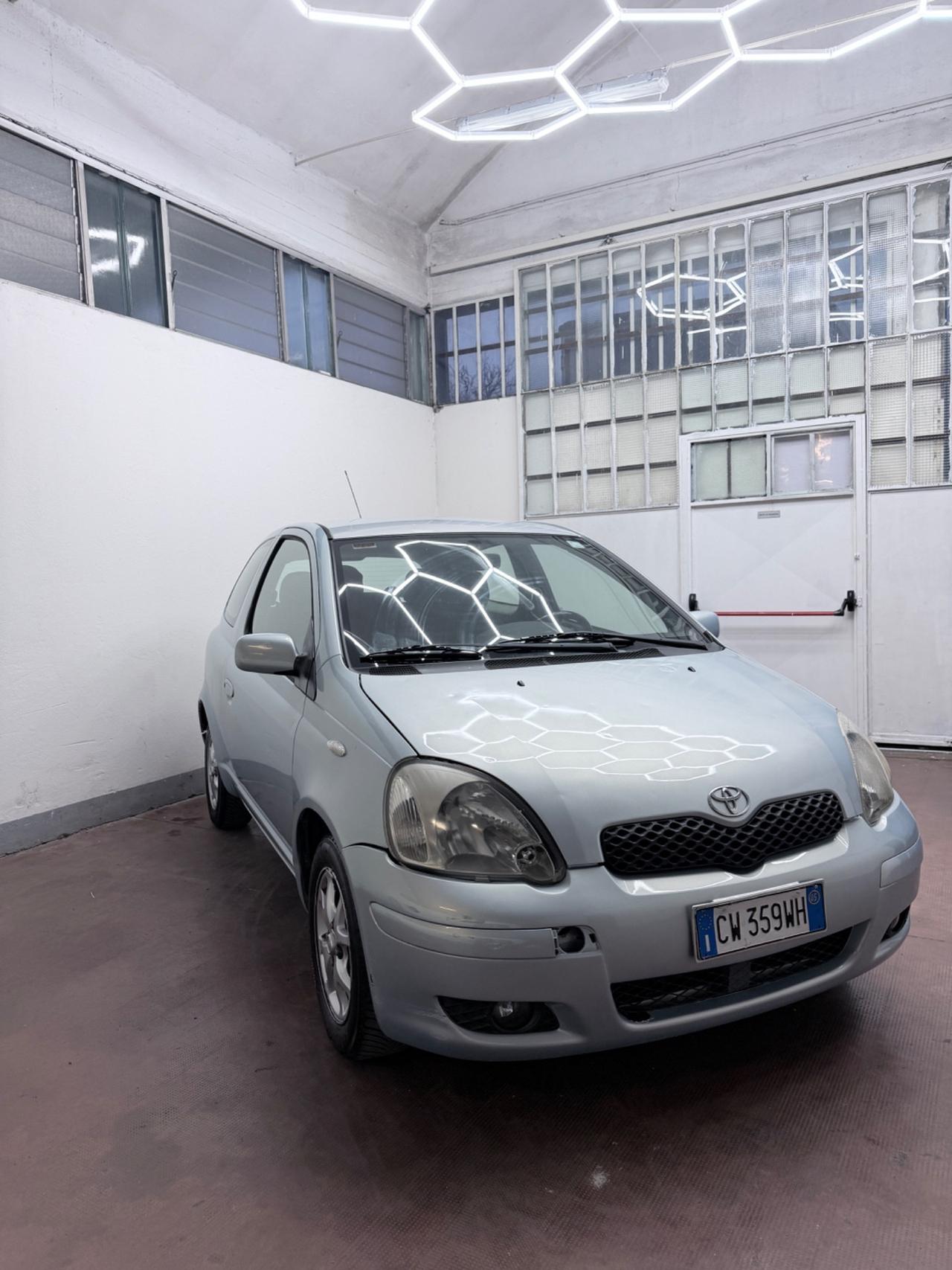 Toyota Yaris 1.0i 16V cat 3 porte Sol