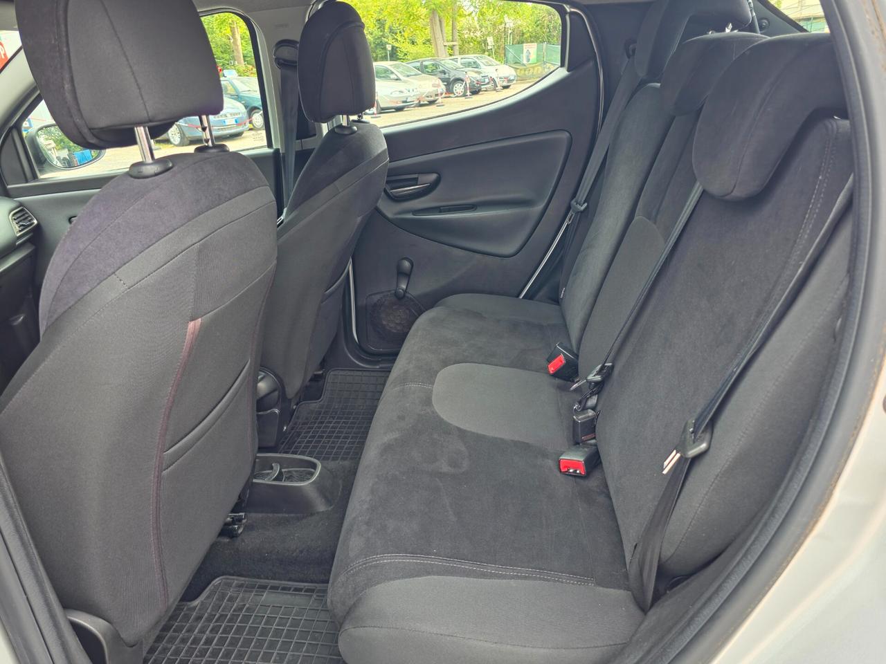 Lancia Ypsilon 1.2 69 CV 5 porte S&S Silver 2014-E6 Manuale NEO