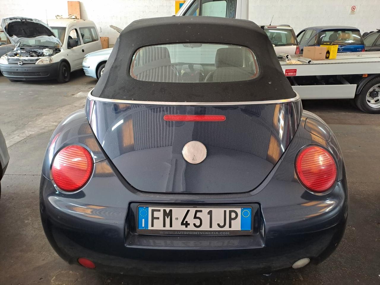 Volkswagen New Beetle 1.6 Cabrio