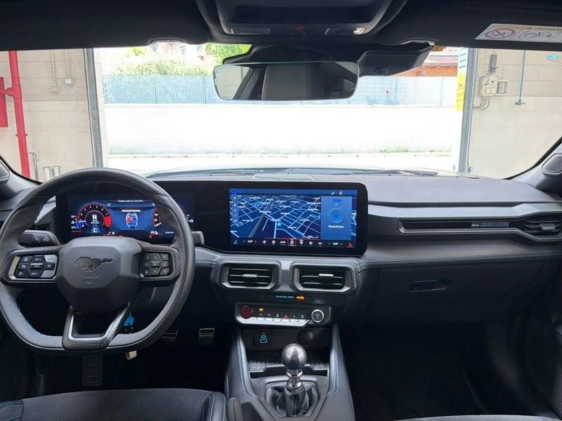 Ford Mustang 5.0 V8 453CV Dark Horse