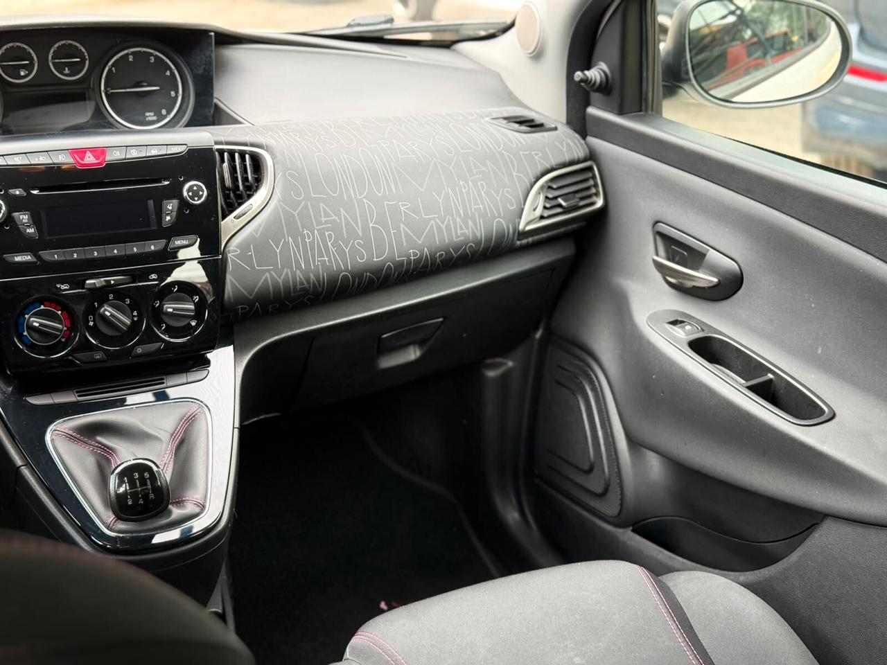 Lancia Ypsilon 1.3 MJT 16V 95 CV 5 porte S&S Elefantino