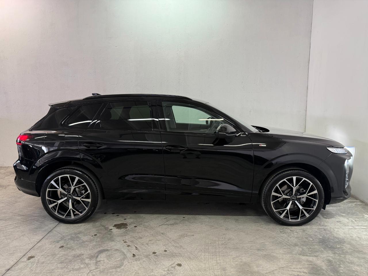 Audi Q3 1.5 Tfsi mhev S line Edition 150cv S-Tronic ITALIANA PRONTA CONSEGNA
