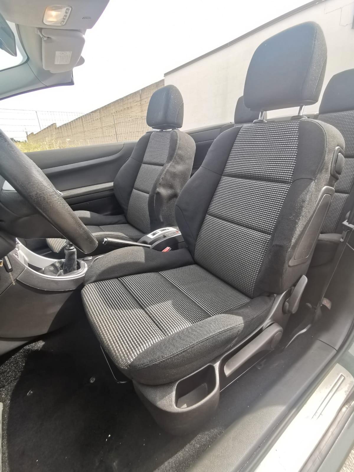 Peugeot 307 2.0 HDi FAP CC Féline