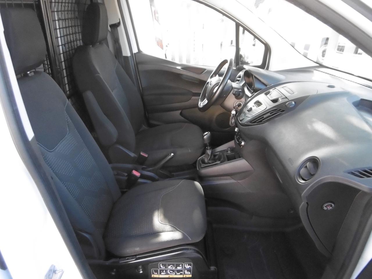 Ford TRANSIT COURIER 1.5 Tdci > 25000 Km