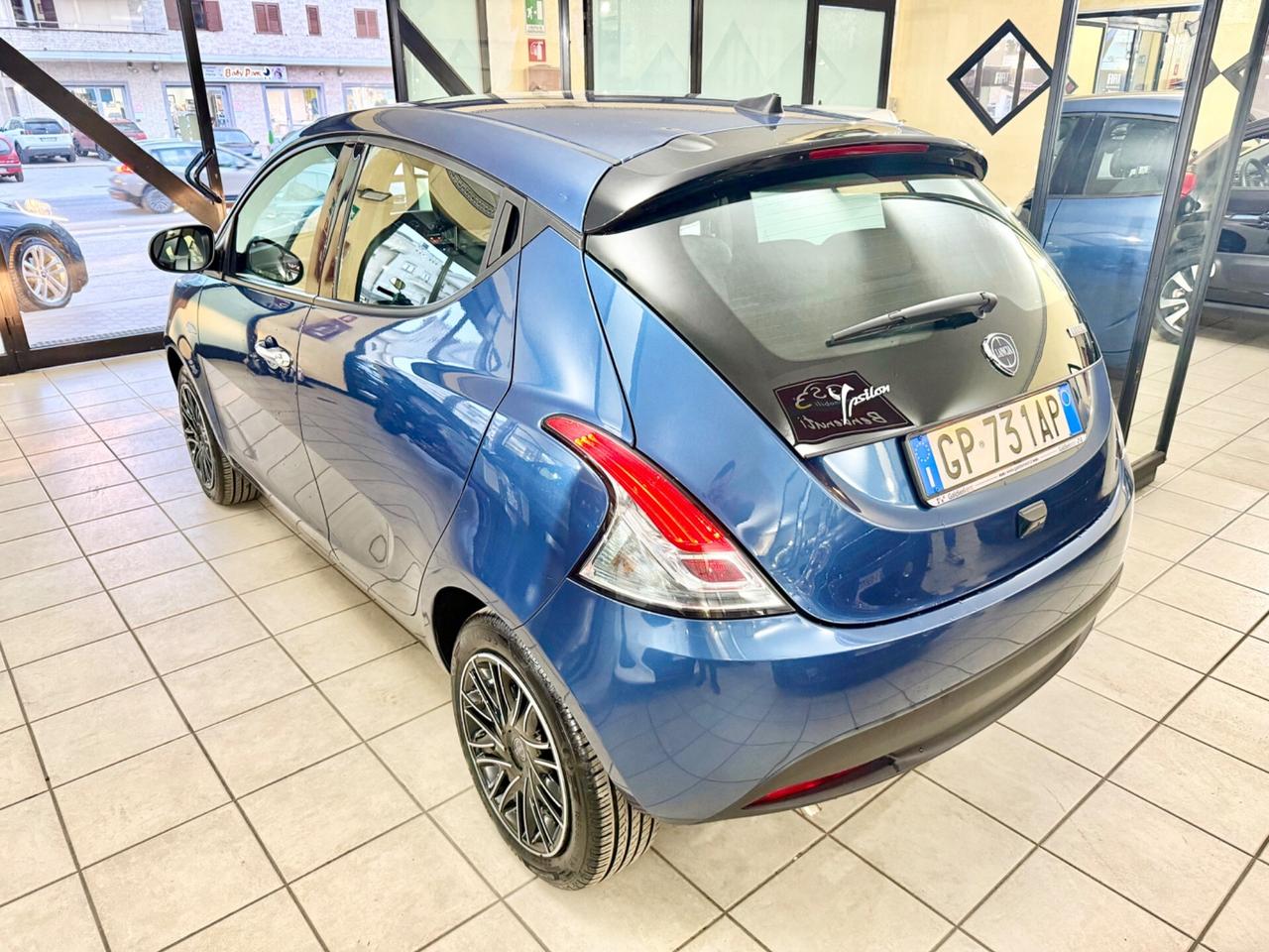 Lancia Ypsilon 1.0 FireFly 5 porte S&S Hybrid Gold
