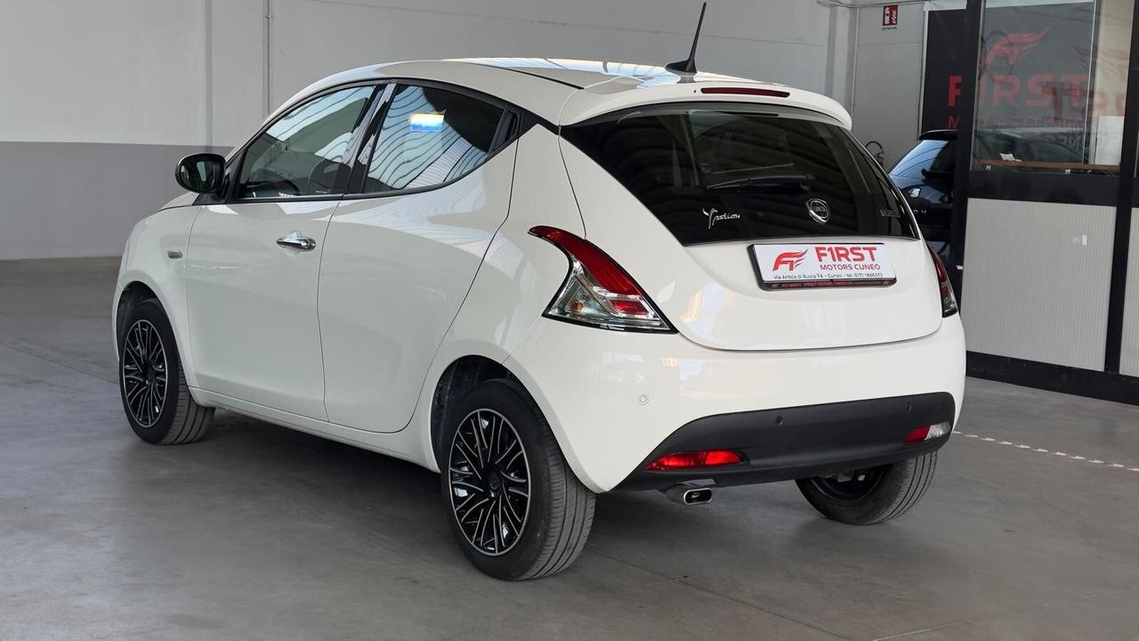 Lancia Ypsilon 1.0 FireFly 5 porte S&S Hybrid Ecochic A. Ferretti