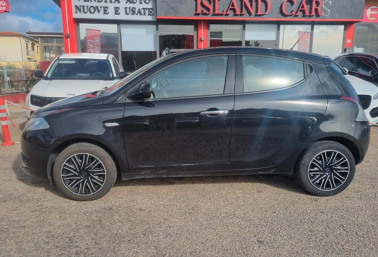 Lancia Ypsilon 1.2 69 CV 5 porte Gold