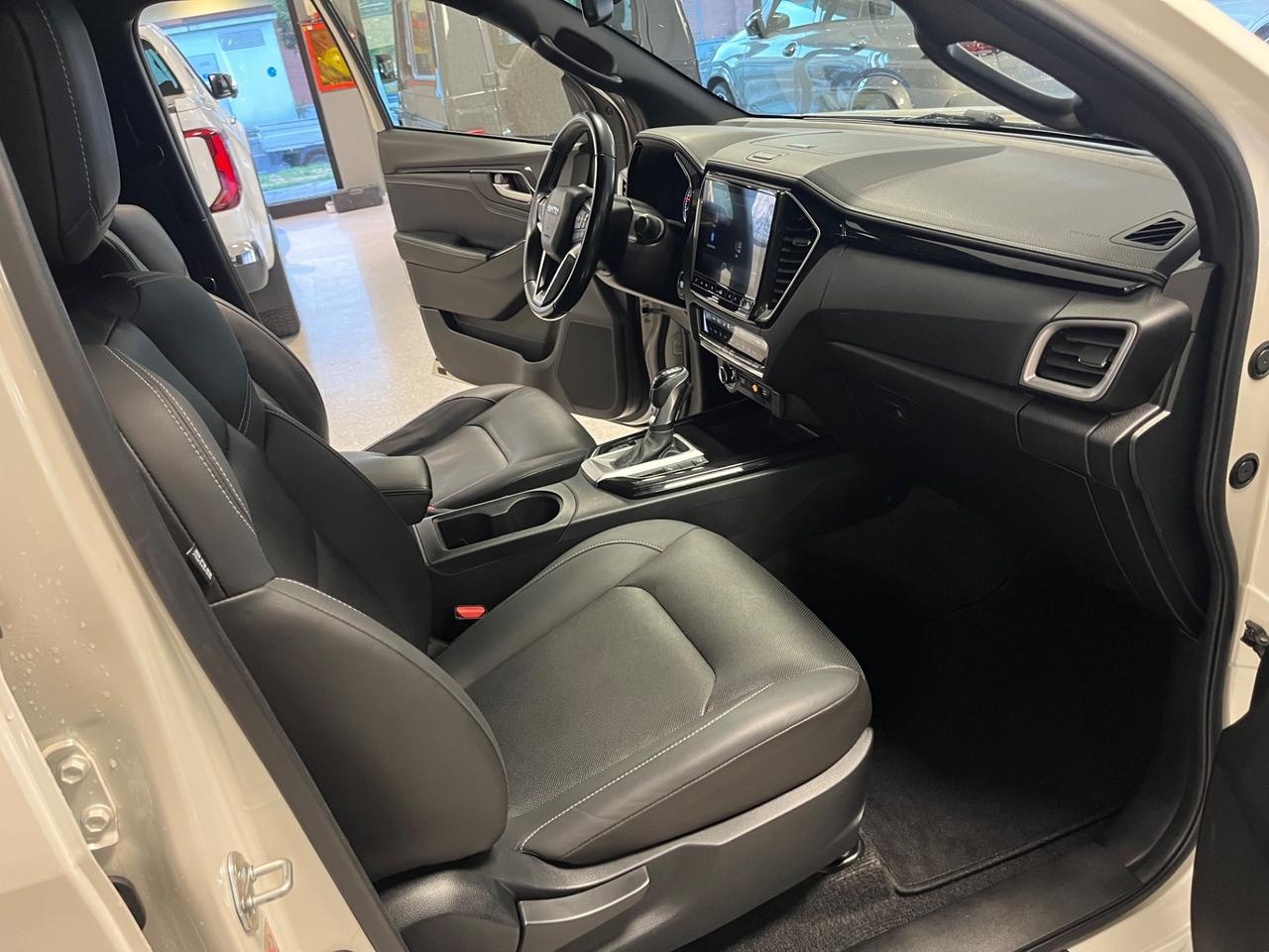 Isuzu D-Max V-CROSS N60FF 1.9 Crew 4X4 A/T