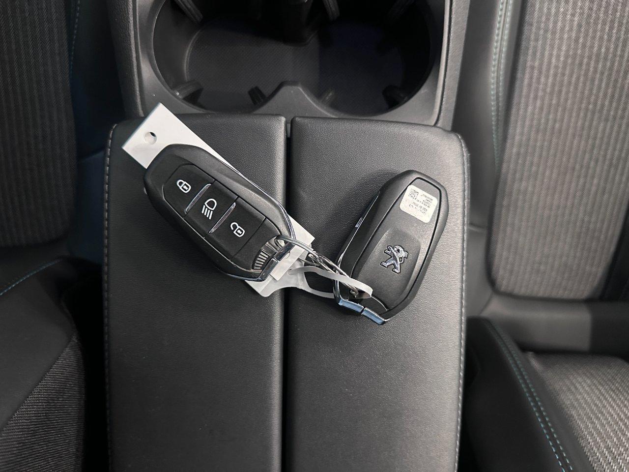 Peugeot 3008 3008 1.6 hybrid phev Allure Pack 225cv e-eat8