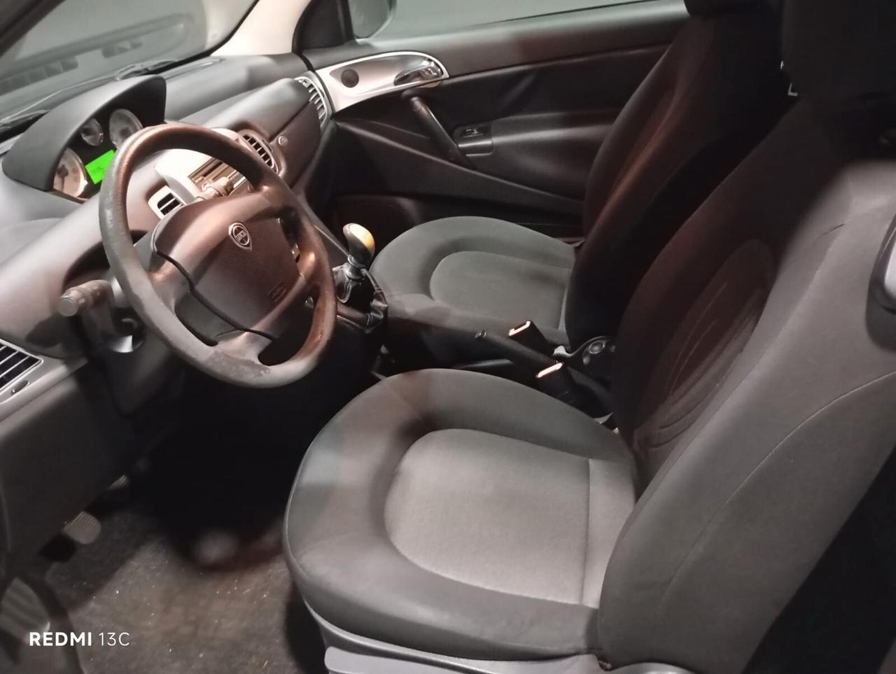 Lancia Ypsilon del 2011 1200 benzina neopatentati