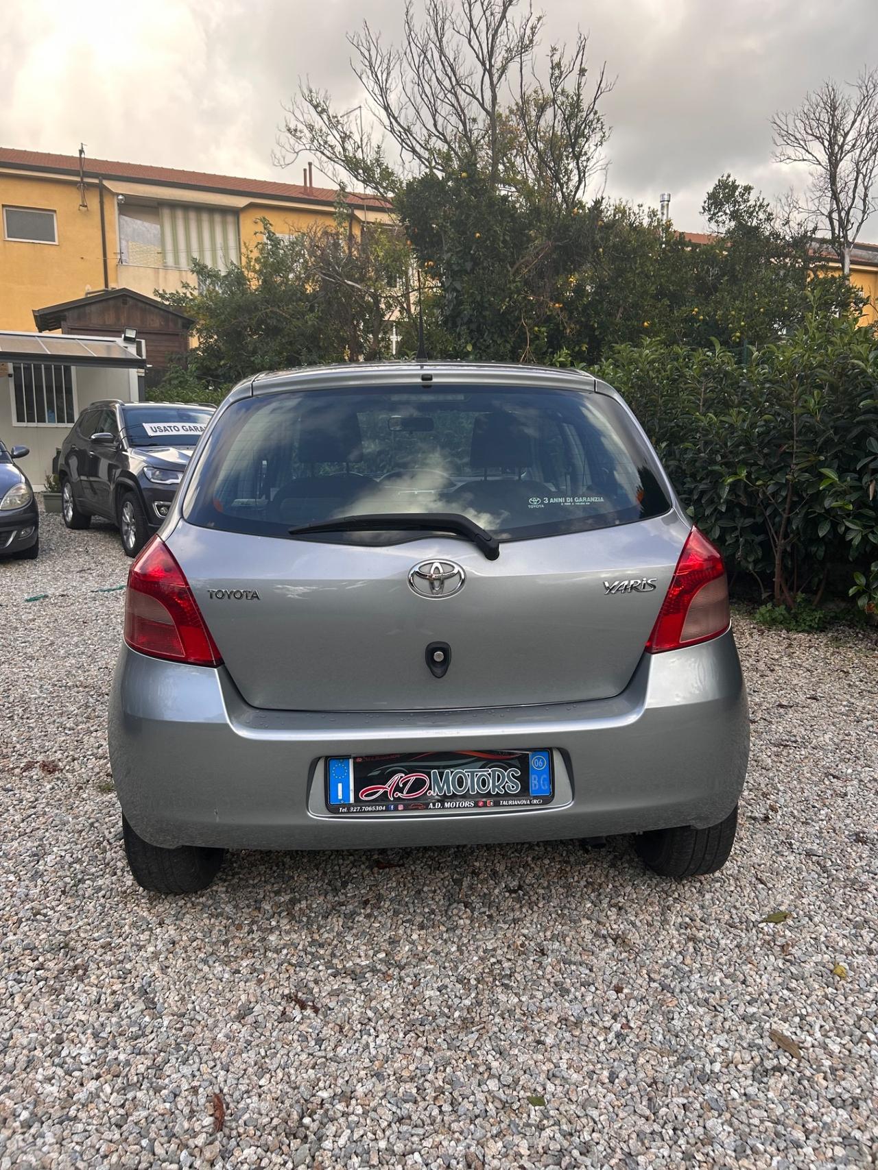 Toyota Yaris 1.0 5 porte