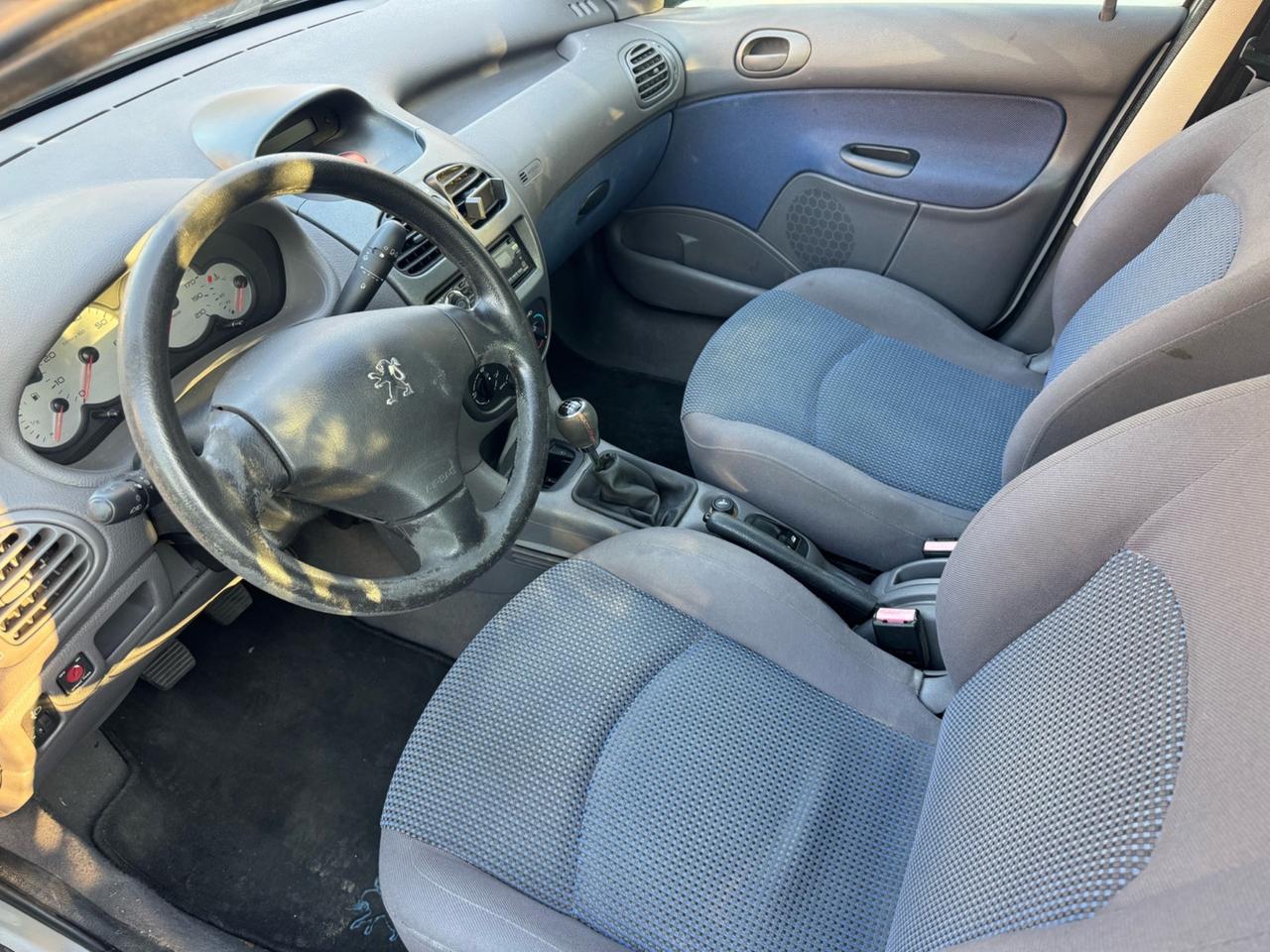 Peugeot 206 1.1 5p. - NEOPATENTATI