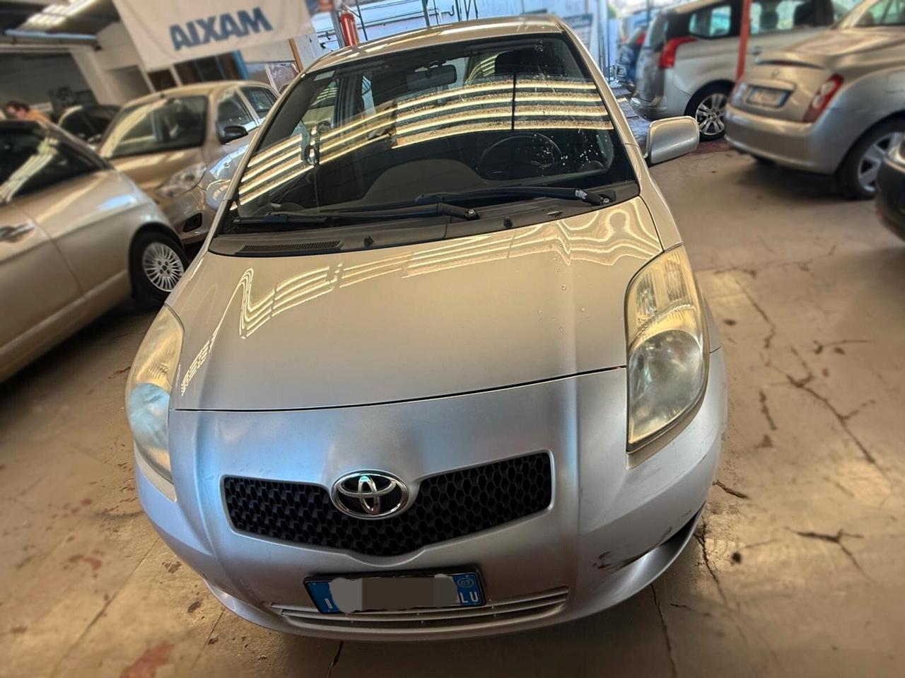 Toyota Yaris 1.0 3 porte Sol