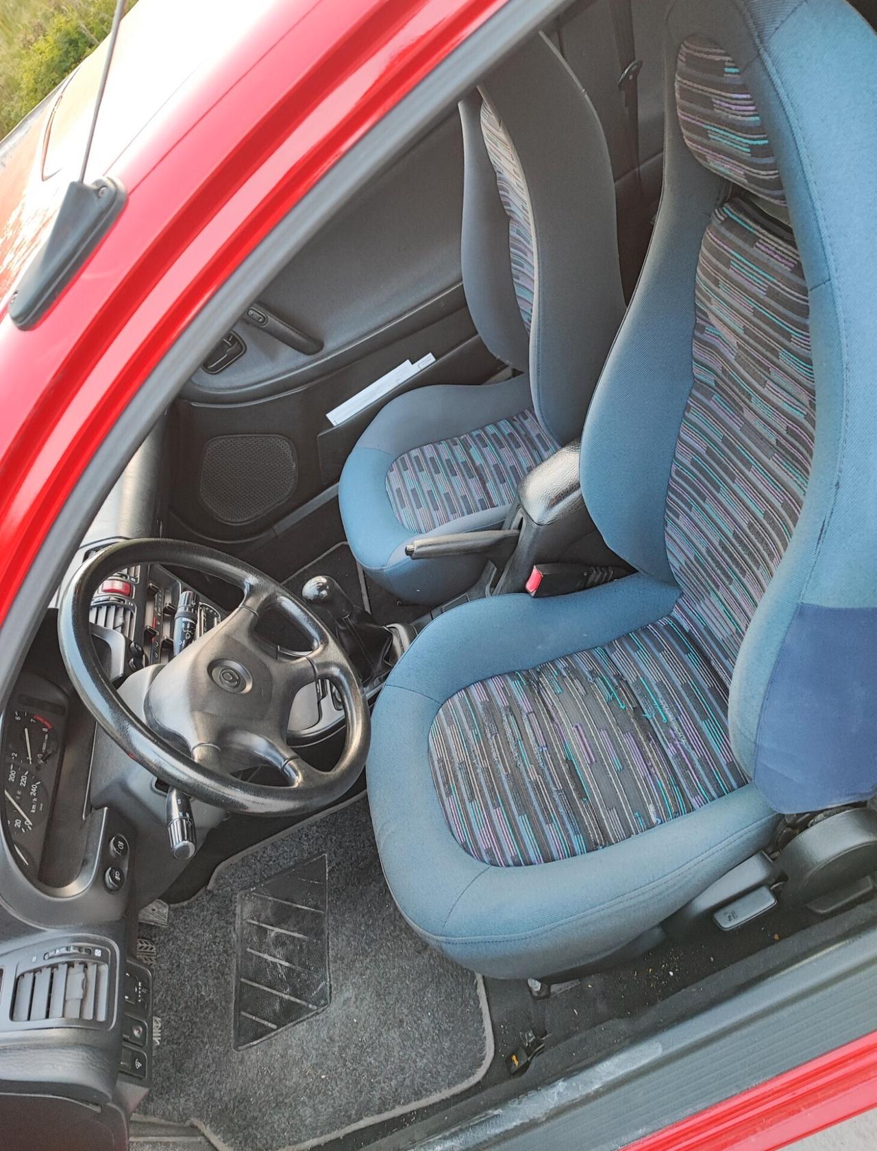 Mazda MX-3 1.8i V6 24V cat