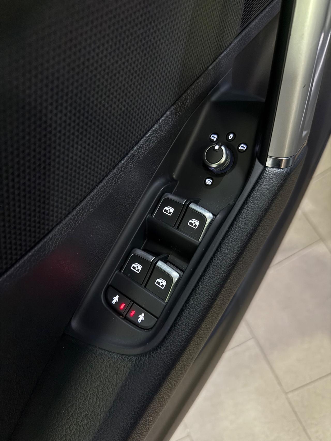 Audi Q2 40 TFSI quattro S tronic Identity Black