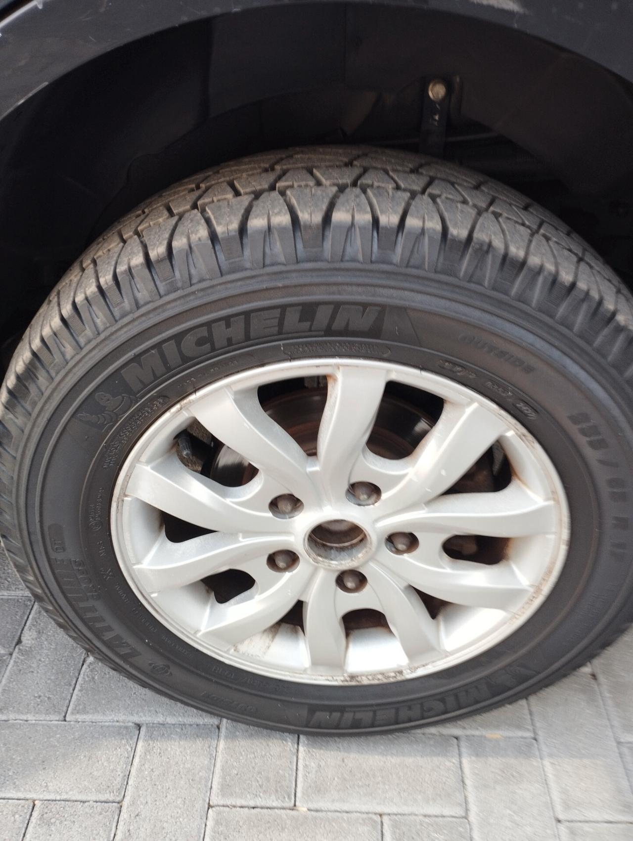 Mahindra XUV500 2.2 16V AWD W6