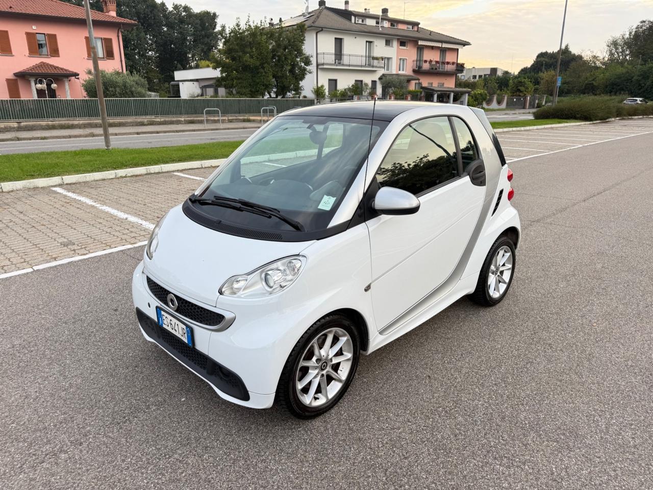 Smart ForTwo 1000 52 kW coupé passion*Automatik*Panorama
