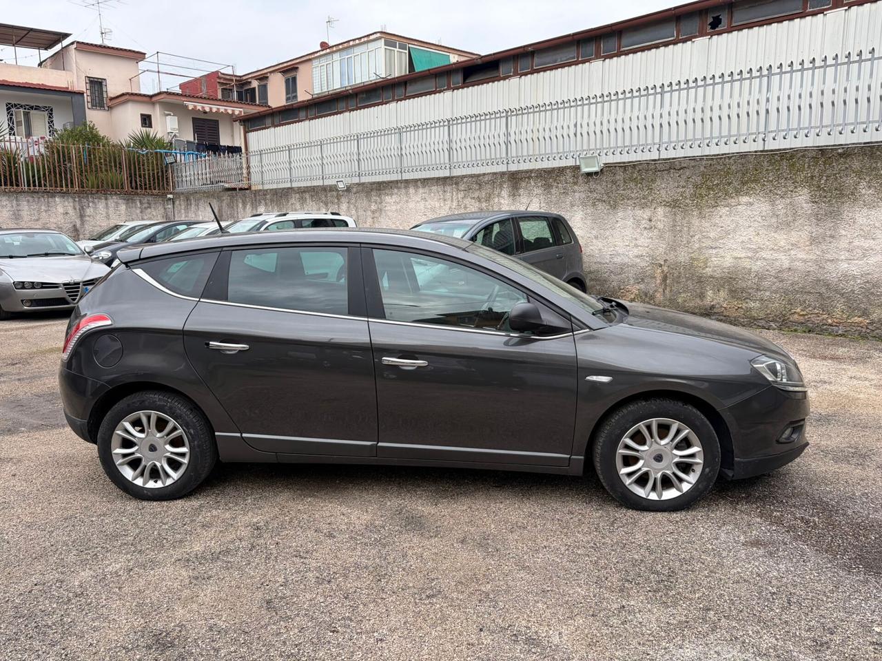 Lancia Delta 1.6 mjt 105 CV Gold come nuova