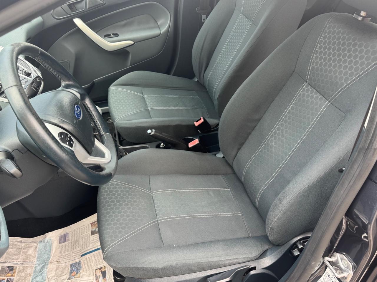 Ford Fiesta 1.4 5 porte Bz.- GPL Titanium