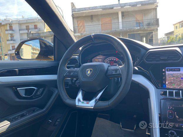 LAMBORGHINI Urus 4.0 V8 650 CV Uff Italy #SuvSport