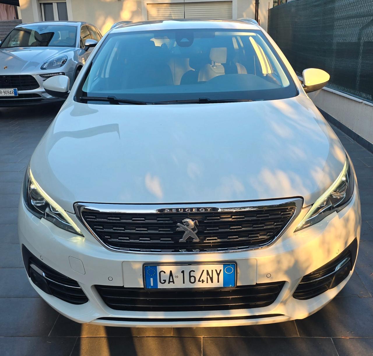 Peugeot 308 BlueHDi 130 S&S SW Allure