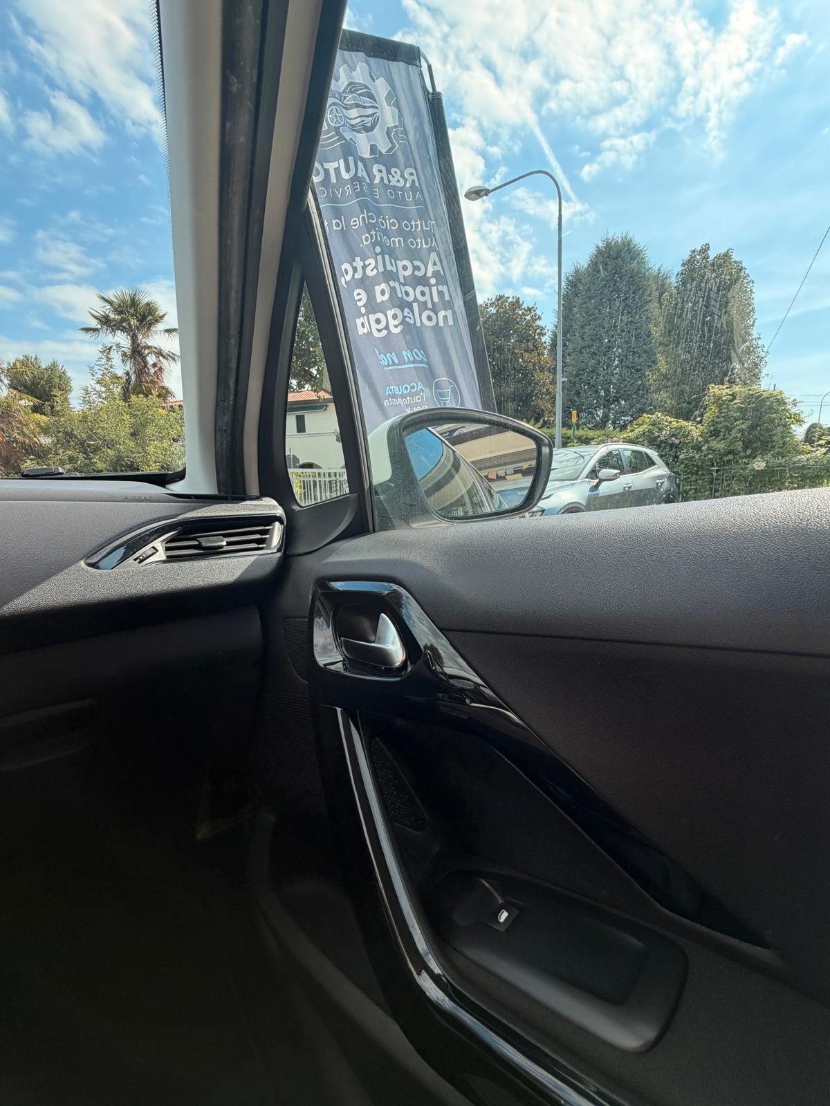 Peugeot 208 1.0 Benzina – 68 CV – Uniproprietario