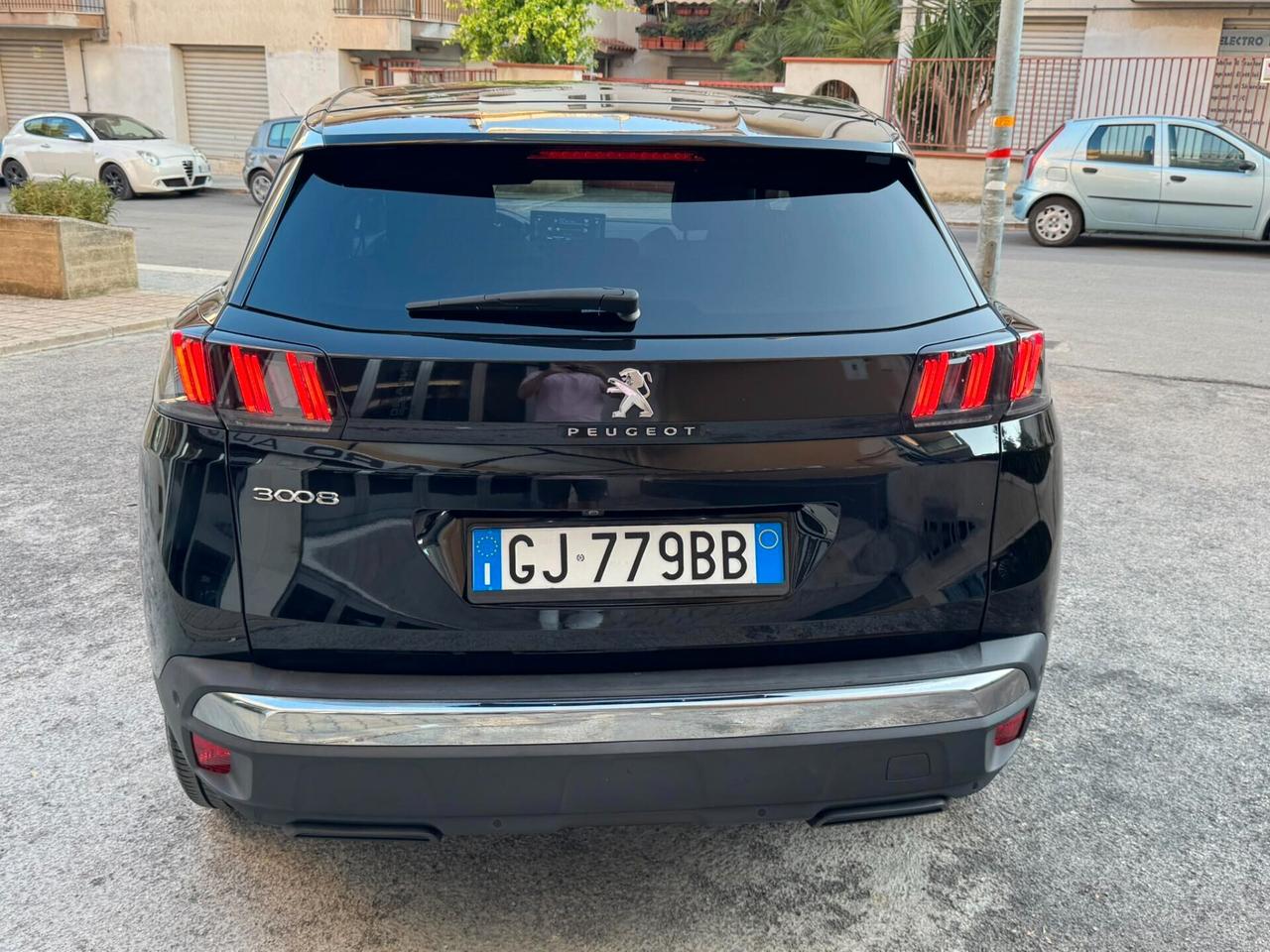 PEUGEOT 3008 HDI 130 S&S EAT8 ALLURE NAVI+RETROCAMERA