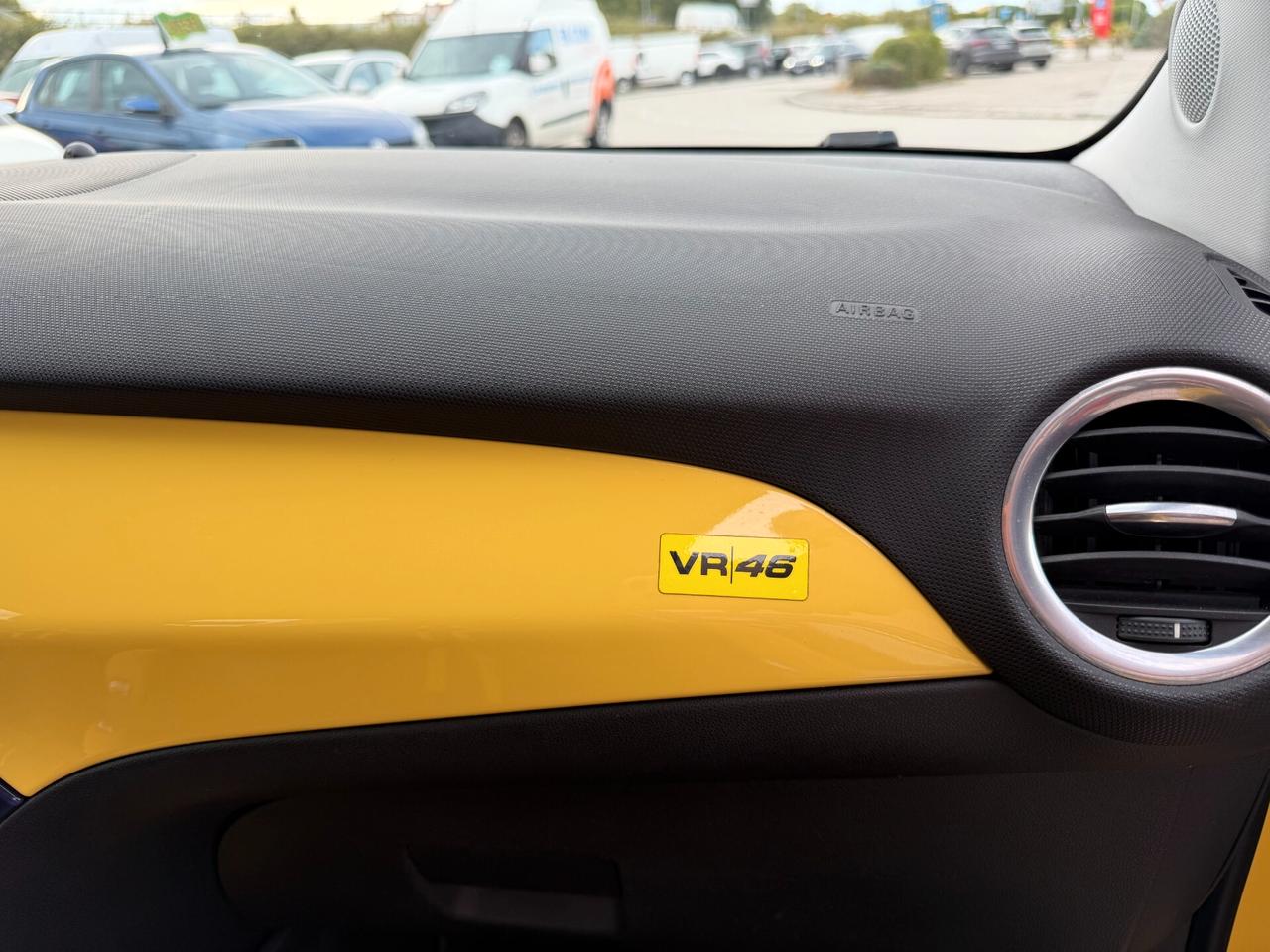 Opel Adam 1.4 100 CV VALENTINO ROSSI VR46