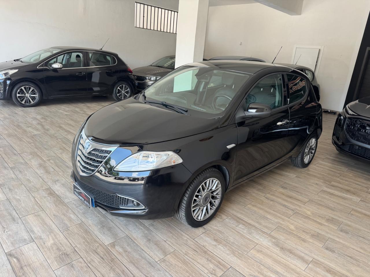 Lancia Ypsilon 1.2 69 CV 5 porte S&S Platinum