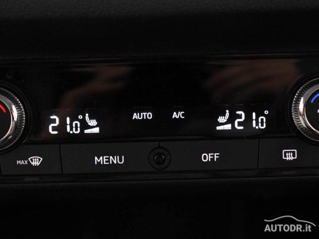SKODA Kamiq 1.0 G-Tec Clever Led adattivi, Winter, Retrocamera